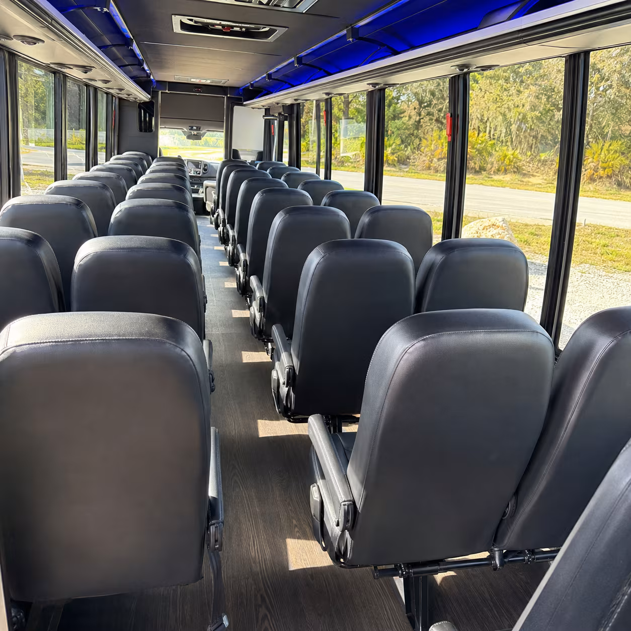 find the perfect transportation for your next airport transfer 4
