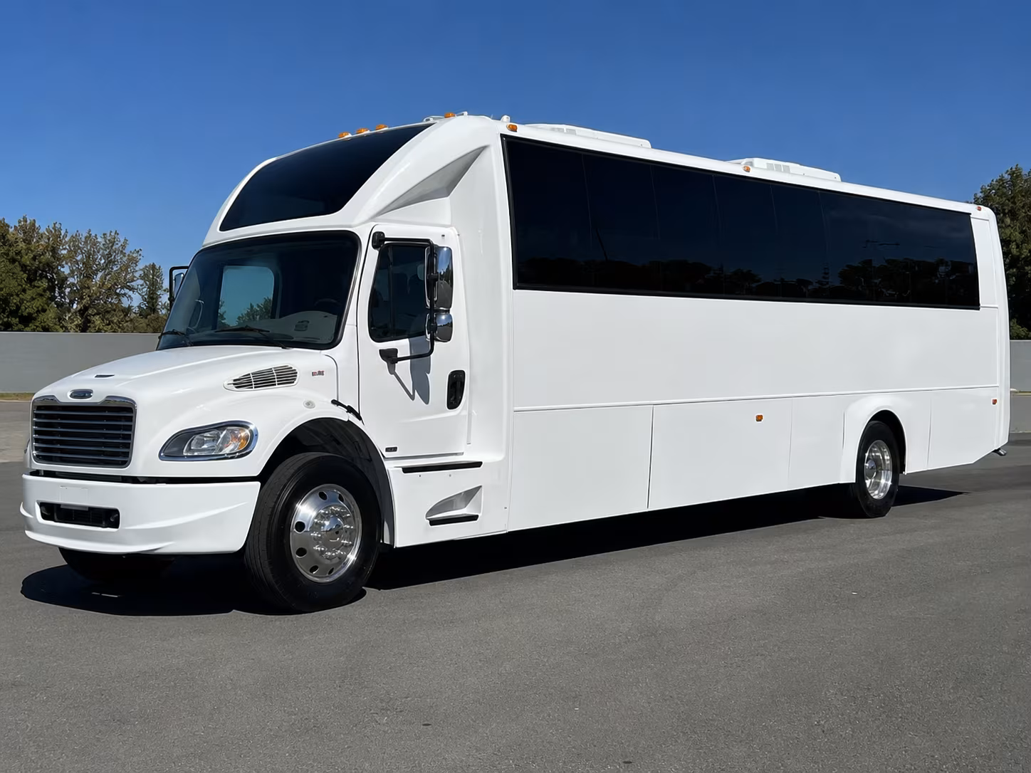 how the number of stops and hold time between them affect total booked hours in rio rancho