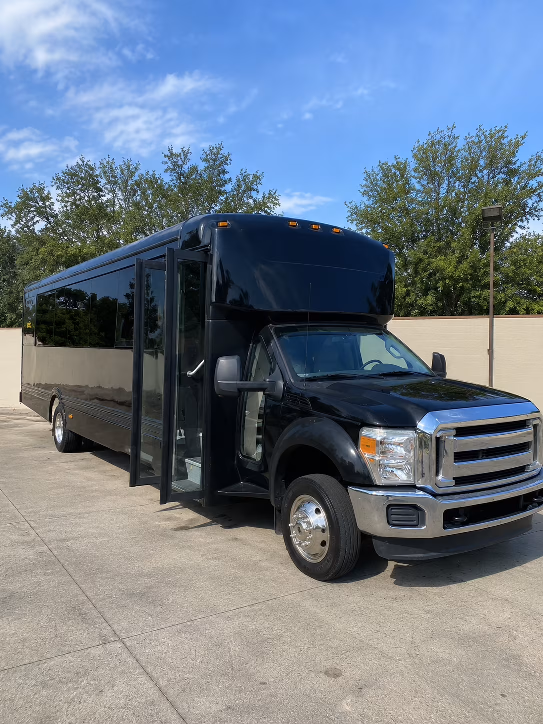 rio rancho 20 passenger party bus